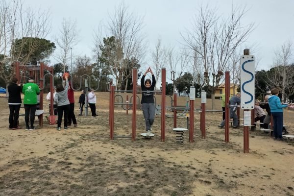 Sessió d'exercicis al Parc de Salut